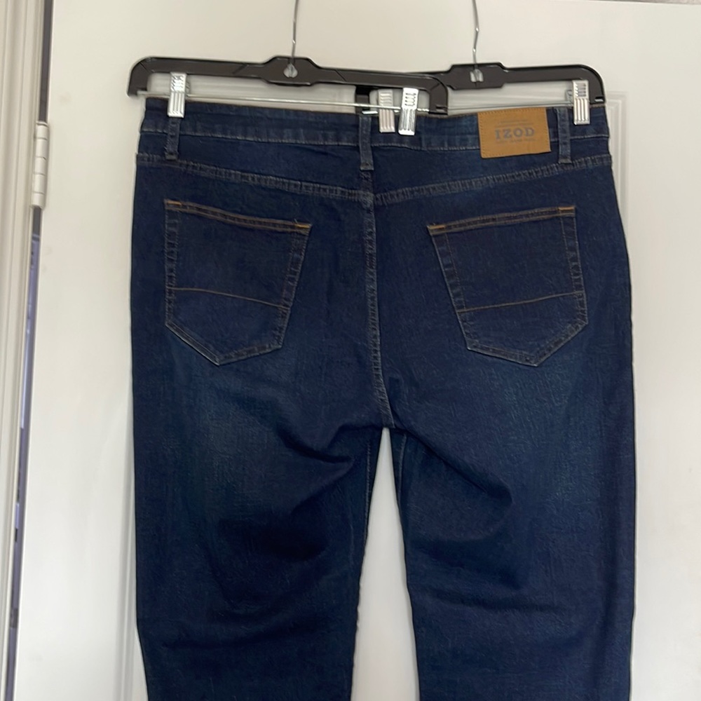 NWOT IZOD COMFORT STRETCH STRAIGHT FIT. Size 40 x 30. EXCELLENT CONDITION.